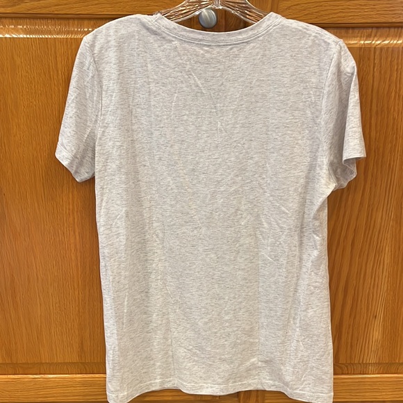 Eddie Bauer, women’s size L t-shirt, color grey with tree pattern - Picture 4 of 4